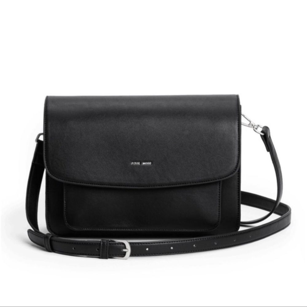 Pixie Mood Zoe Crossbody in Solid Black